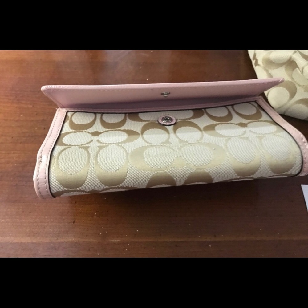Spring Coach purse - Picture 7 of 7